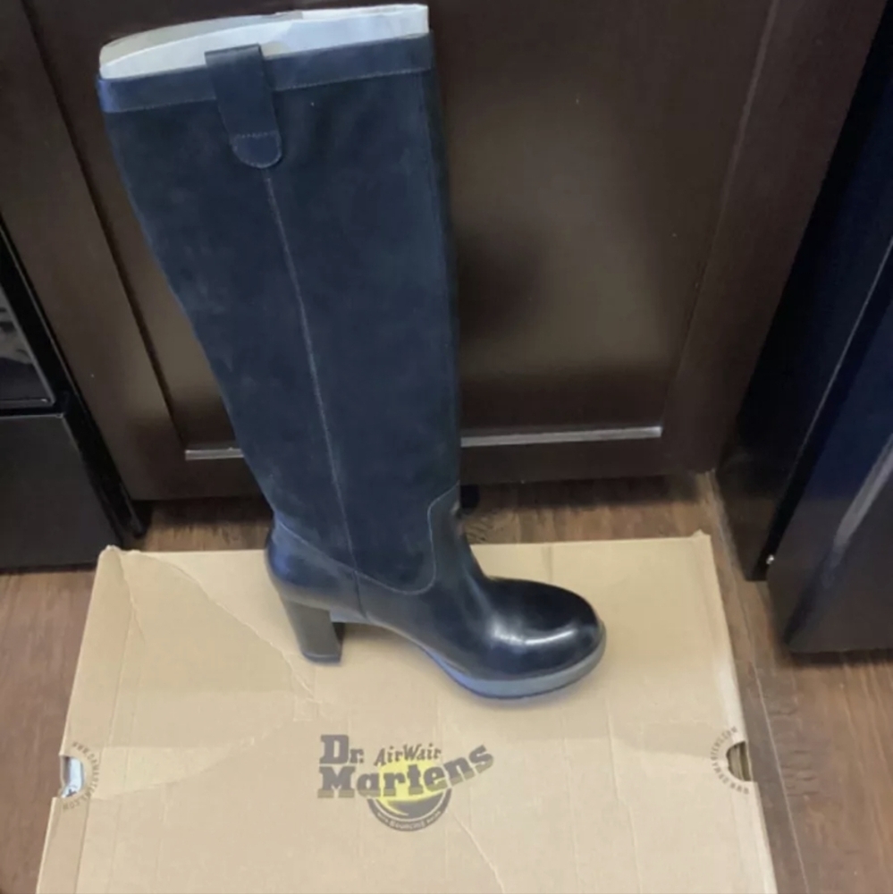 Dr. Martens Air waves boots / Josie Size 8 - NWT